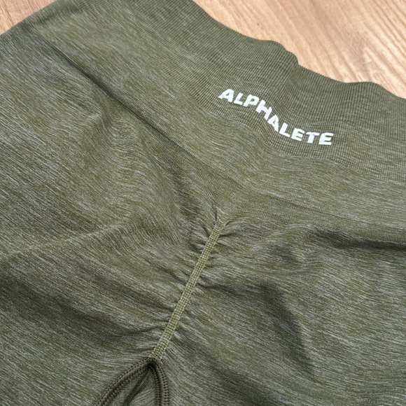 Alphalete amplify biker shorts - Picture 2 of 3